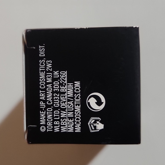 MAC Green Glitter Brilliants - Picture 6 of 7